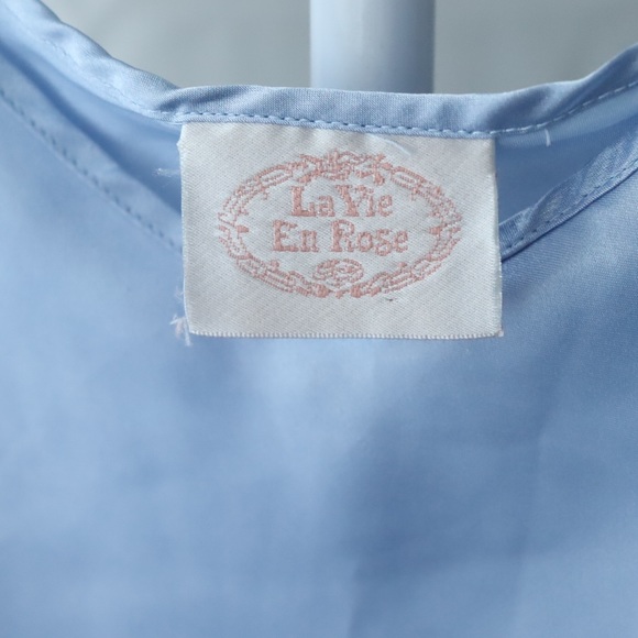 COPY - PERIWINKLE SILK TANK ✨ - Picture 2 of 5